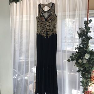 Xscape Black and Gold Halter Gown Size 4